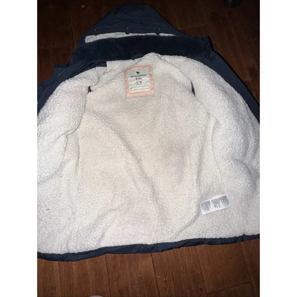Abercrombie Kids navy blue puffer shepherd jacket With Hood Size 9/10 Used - Picture 6 of 6